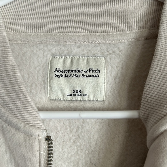 Essential Bomber Full-Zip - Picture 3 of 4